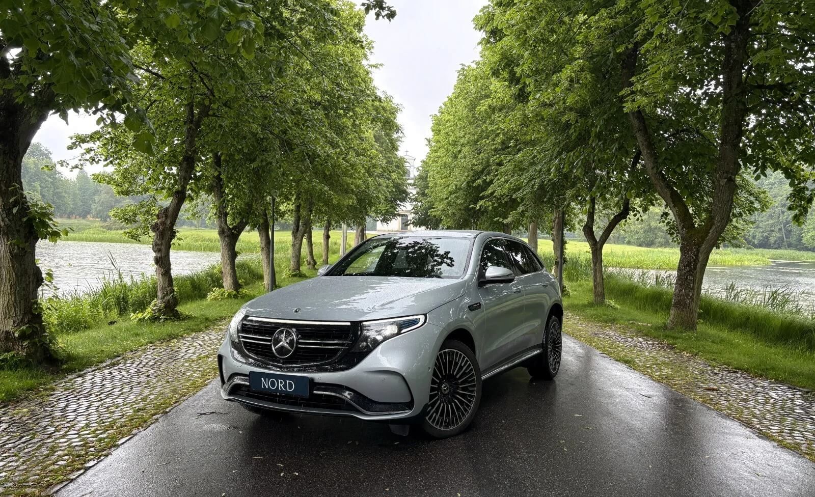 Mercedes EQC400